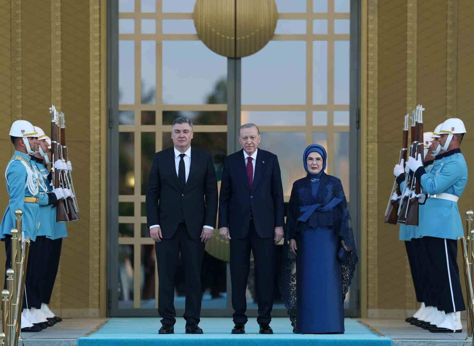 devlet-ve-hukumet-baskanlari-ile-esleri-onuruna-cumhurbaskanligi-kulliyesinde-resepsiyon-verildi