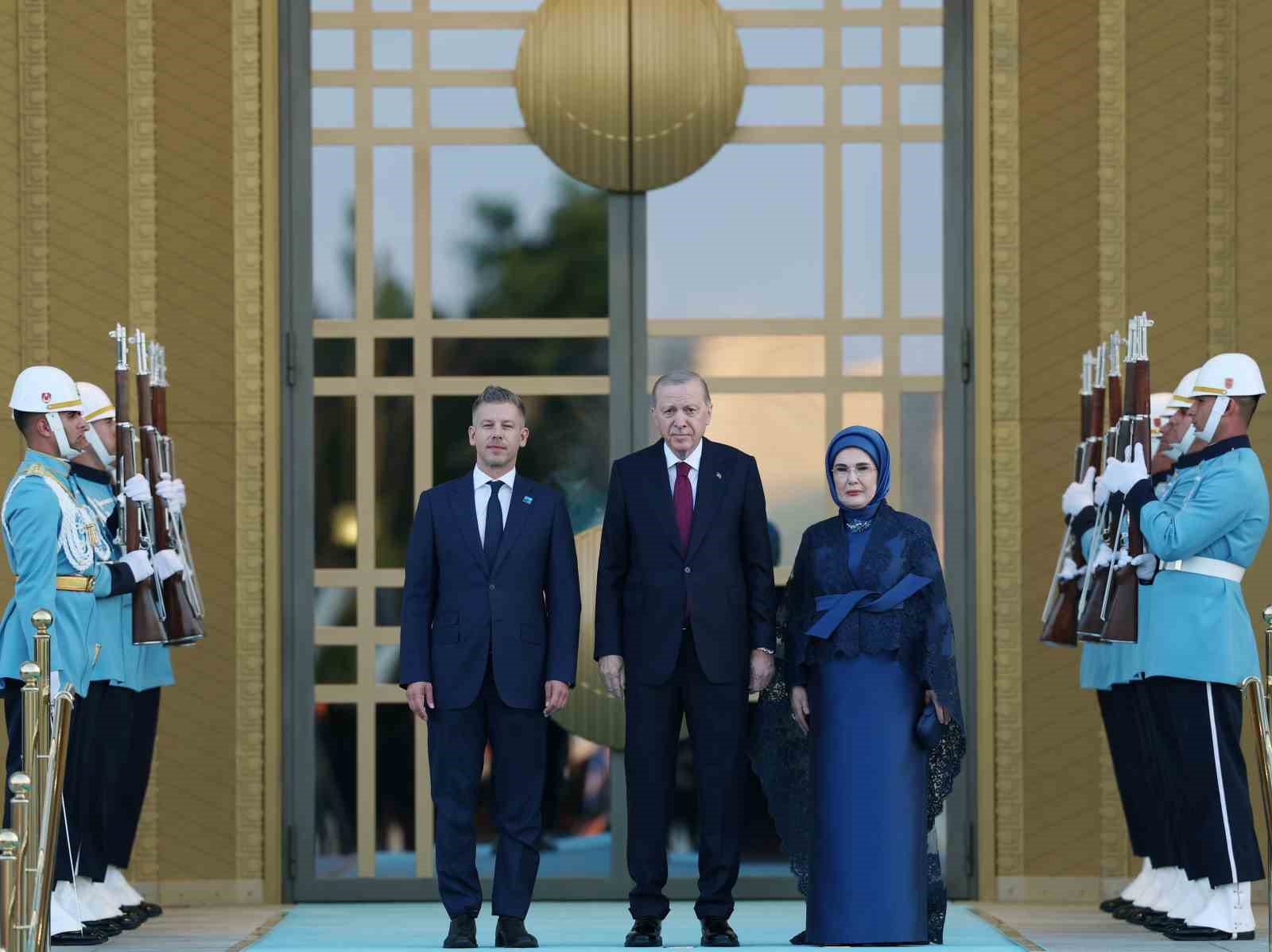 devlet-ve-hukumet-baskanlari-ile-esleri-onuruna-cumhurbaskanligi-kulliyesinde-resepsiyon-verildi