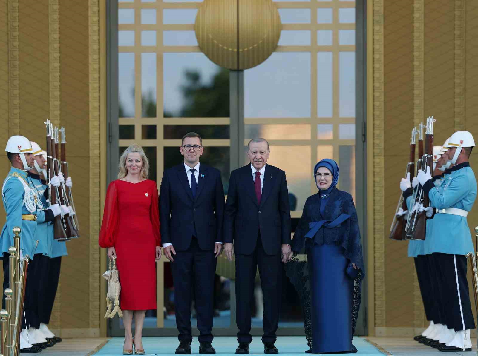 devlet-ve-hukumet-baskanlari-ile-esleri-onuruna-cumhurbaskanligi-kulliyesinde-resepsiyon-verildi