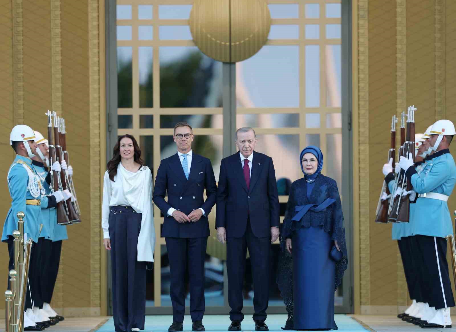 devlet-ve-hukumet-baskanlari-ile-esleri-onuruna-cumhurbaskanligi-kulliyesinde-resepsiyon-verildi