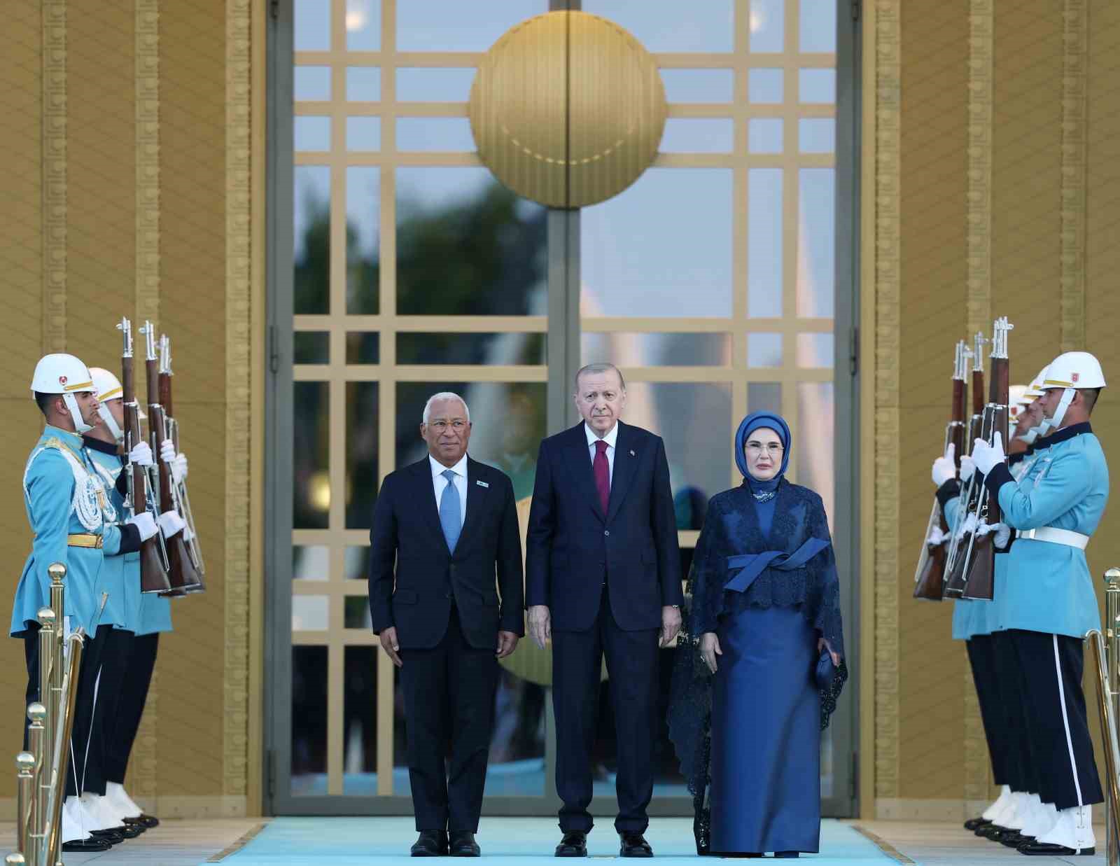 devlet-ve-hukumet-baskanlari-ile-esleri-onuruna-cumhurbaskanligi-kulliyesinde-resepsiyon-verildi