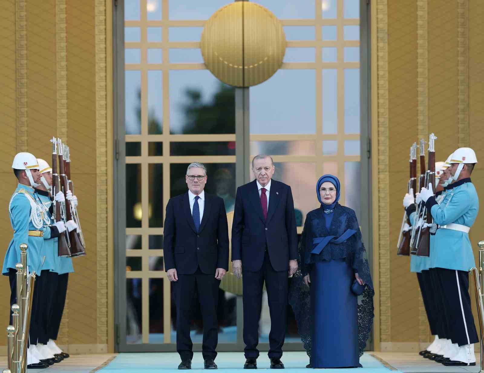 devlet-ve-hukumet-baskanlari-ile-esleri-onuruna-cumhurbaskanligi-kulliyesinde-resepsiyon-verildi