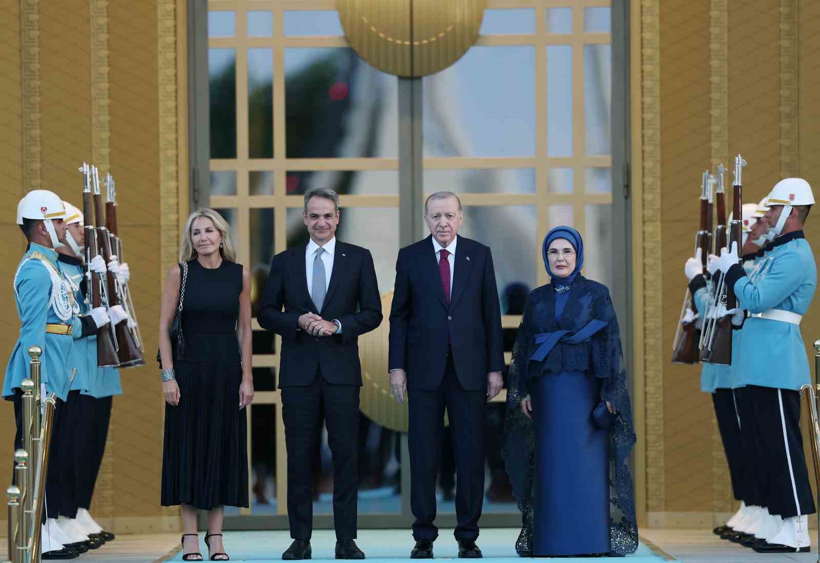 devlet-ve-hukumet-baskanlari-ile-esleri-onuruna-cumhurbaskanligi-kulliyesinde-resepsiyon-verildi