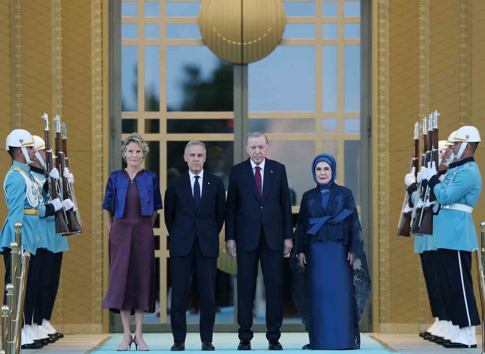 devlet-ve-hukumet-baskanlari-ile-esleri-onuruna-cumhurbaskanligi-kulliyesinde-resepsiyon-verildi