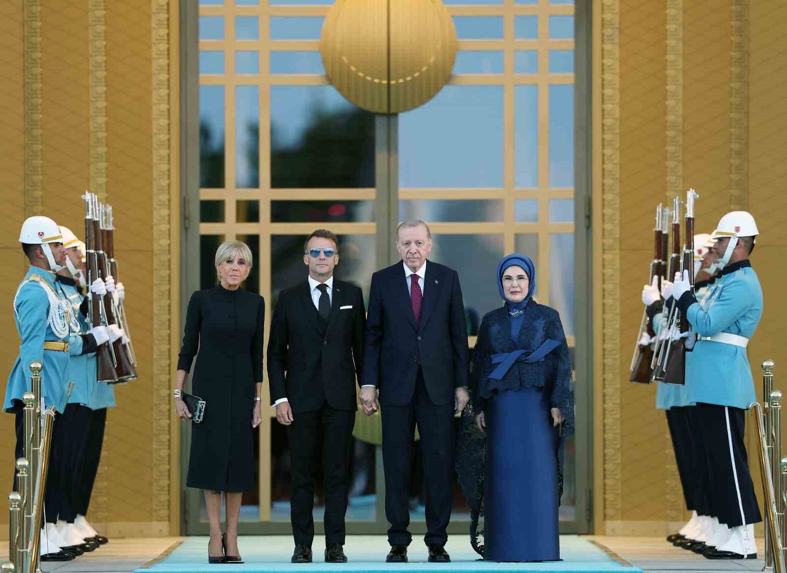 devlet-ve-hukumet-baskanlari-ile-esleri-onuruna-cumhurbaskanligi-kulliyesinde-resepsiyon-verildi