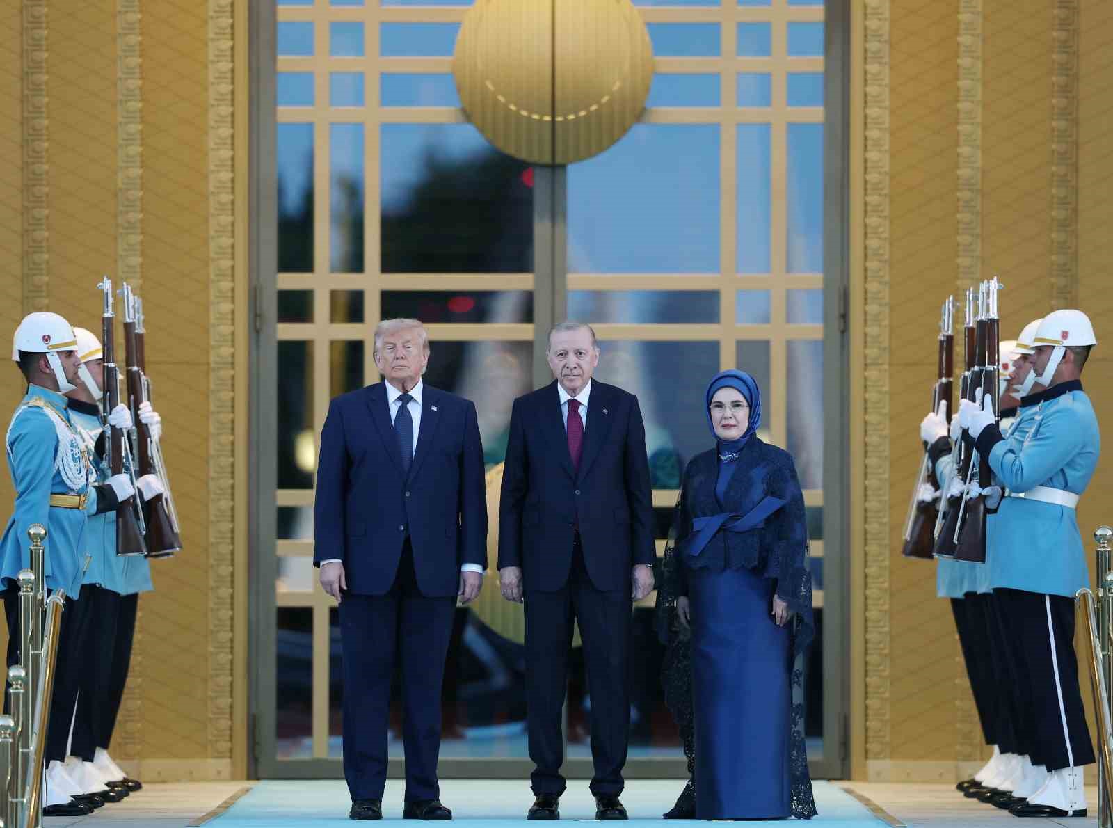 devlet-ve-hukumet-baskanlari-ile-esleri-onuruna-cumhurbaskanligi-kulliyesinde-resepsiyon-verildi
