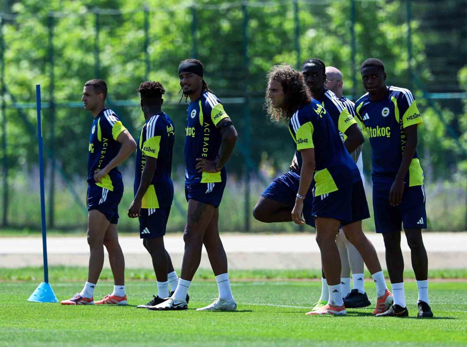fenerbahce-topuk-yaylasi-kampini-tamamladi