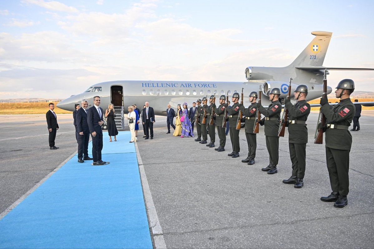 fransa-cumhurbaskani-macron-ve-yunanistan-basbakani-micotakis-ankarada