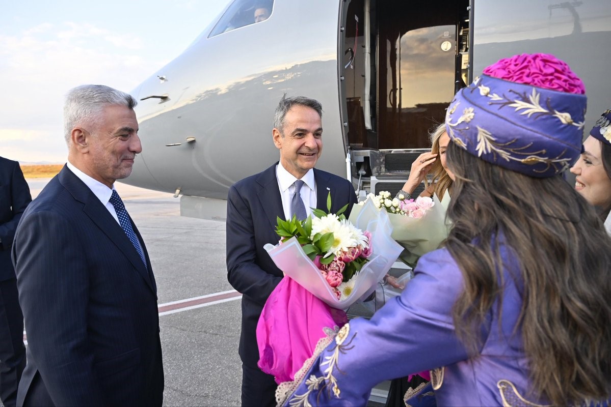fransa-cumhurbaskani-macron-ve-yunanistan-basbakani-micotakis-ankarada