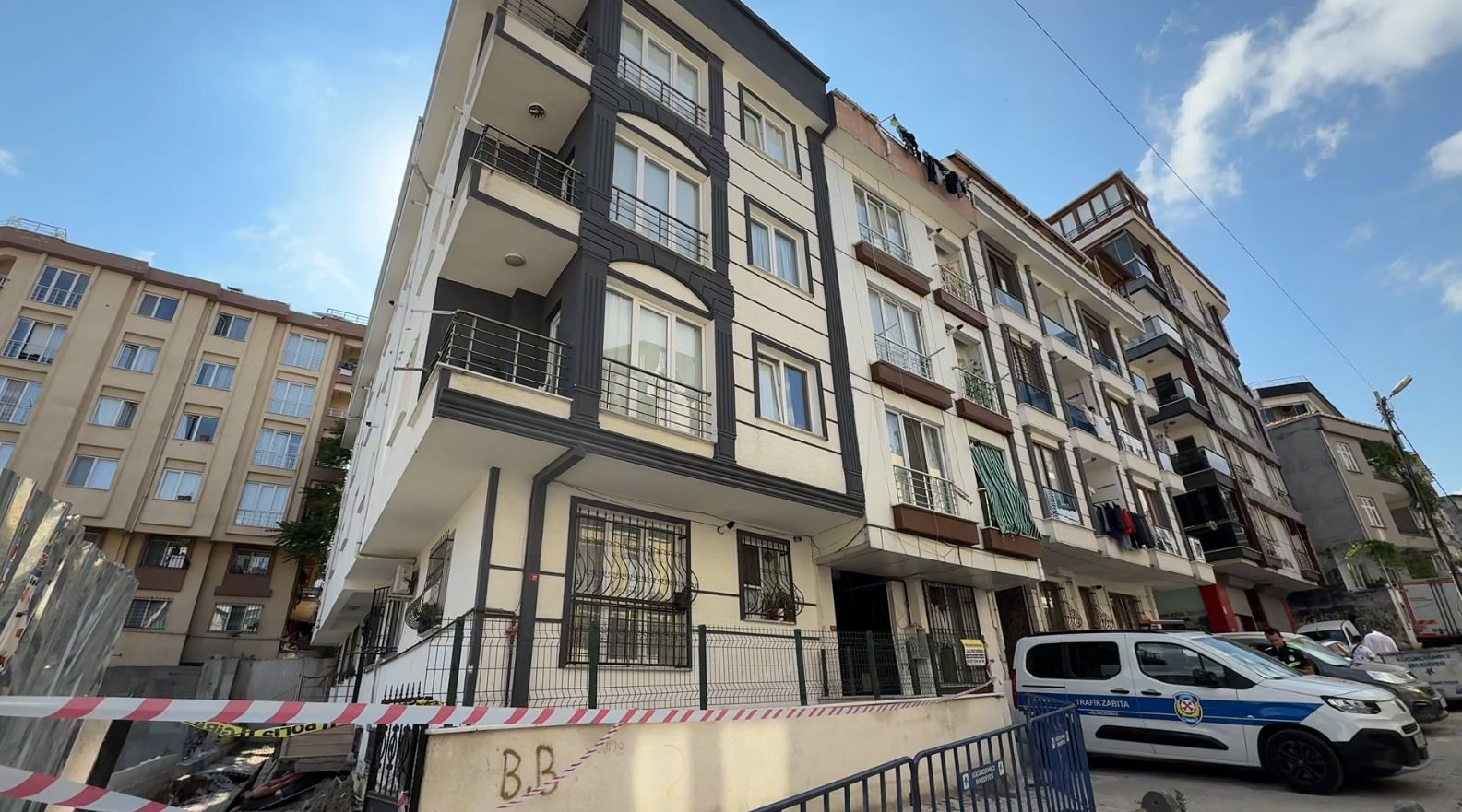 kucukcekmecede-insaat-temelindeki-gocuk-panige-neden-oldu