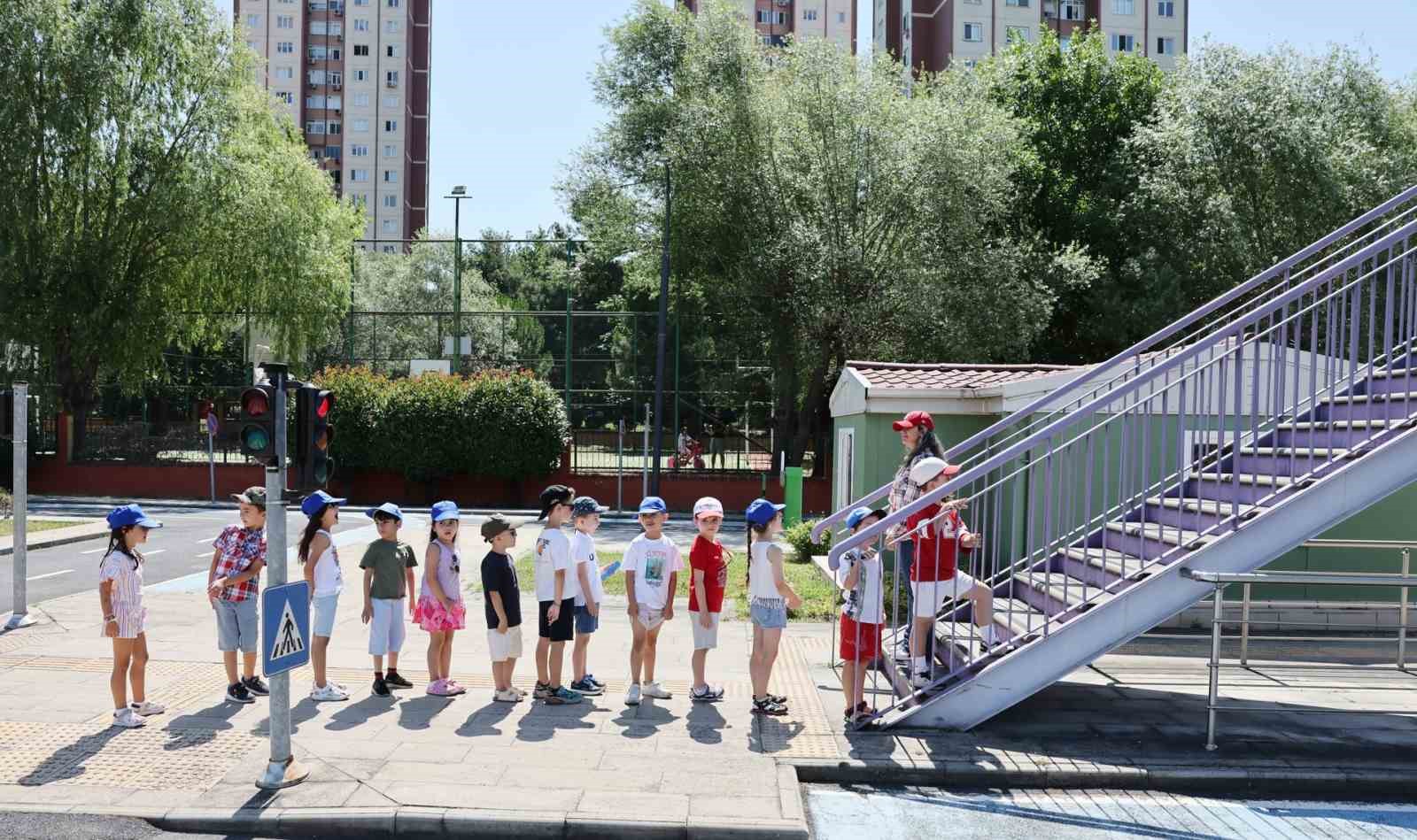yaz-donemi-cocuk-trafik-egitimleri-basladi