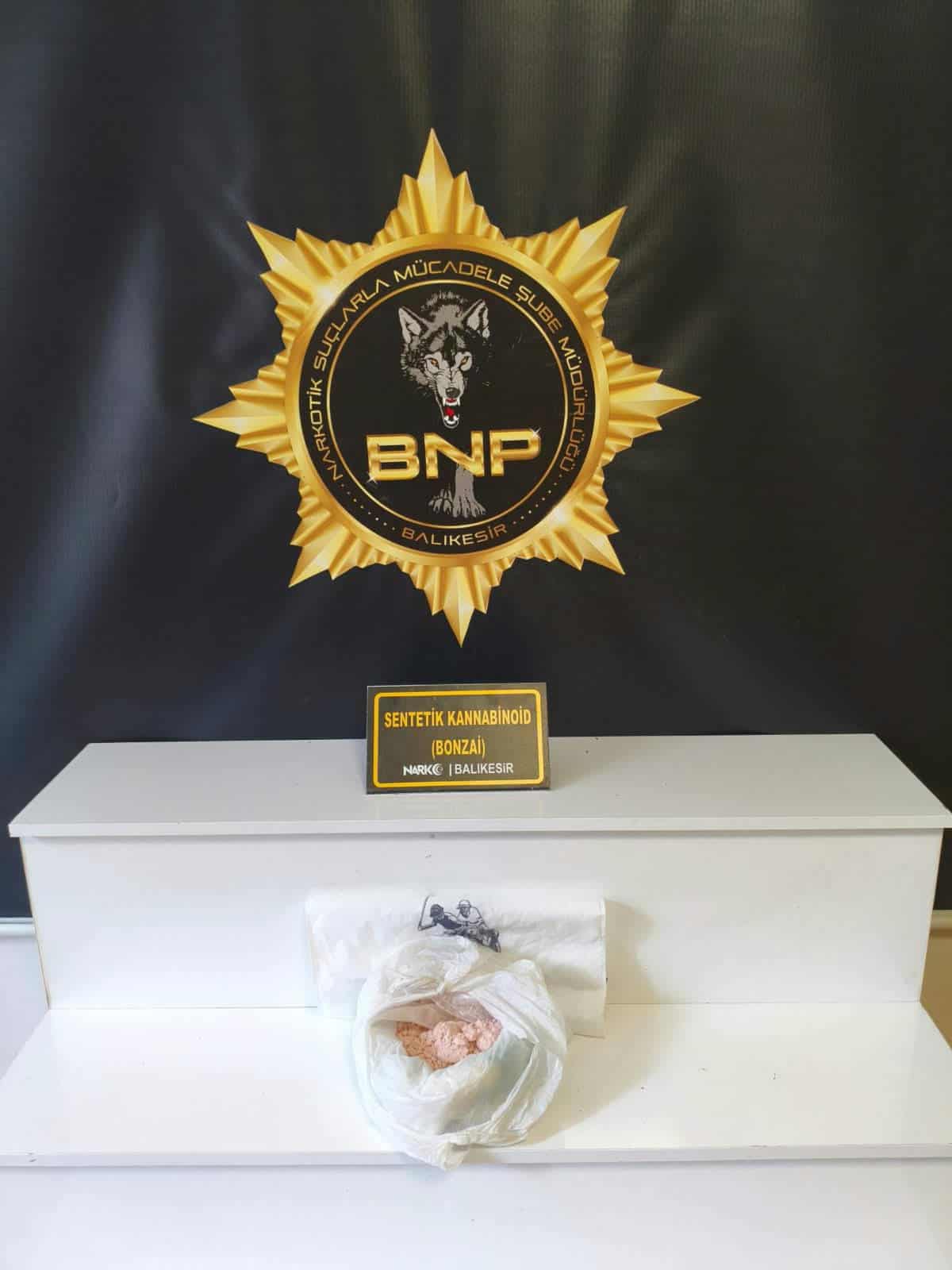 Balıkesir’de 1 Kilo 13 Gram Bonzai Ele Geçirildi