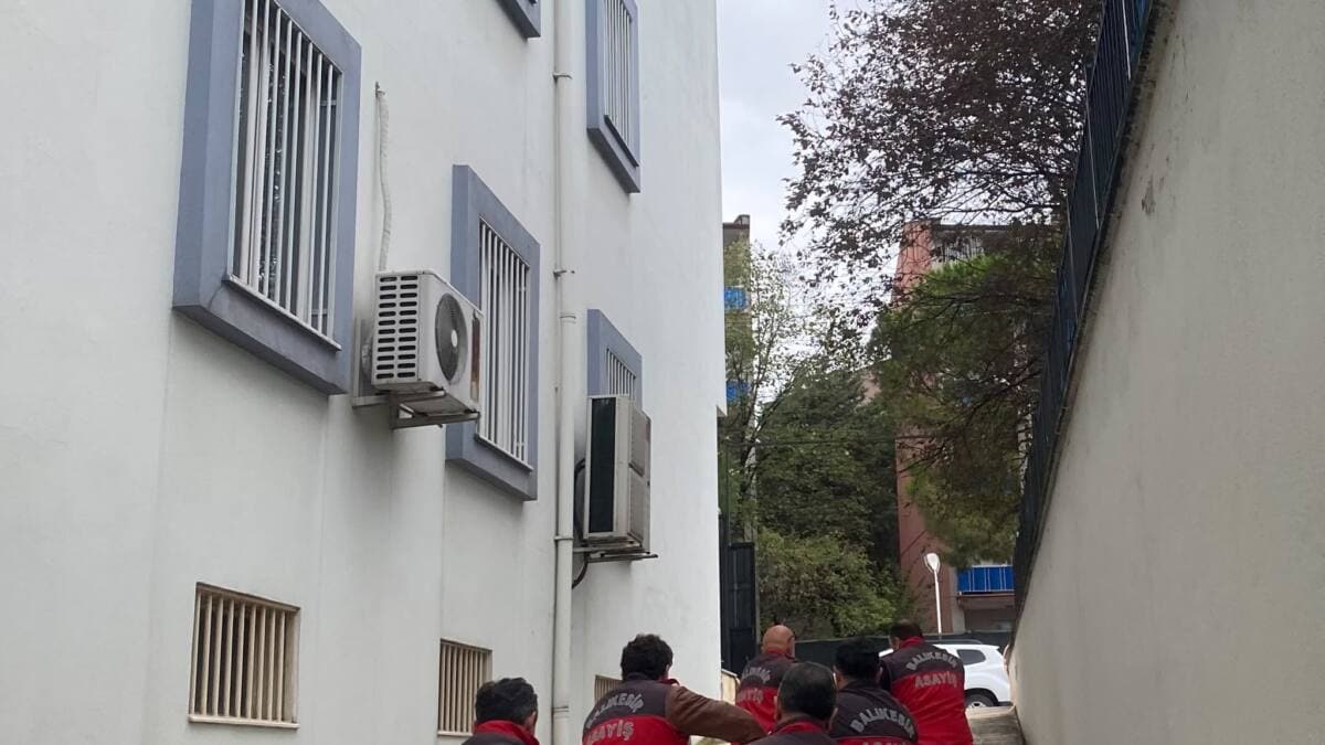 Balıkesir’de Cami Çıkışında Saldırı ve Tutuklamalar