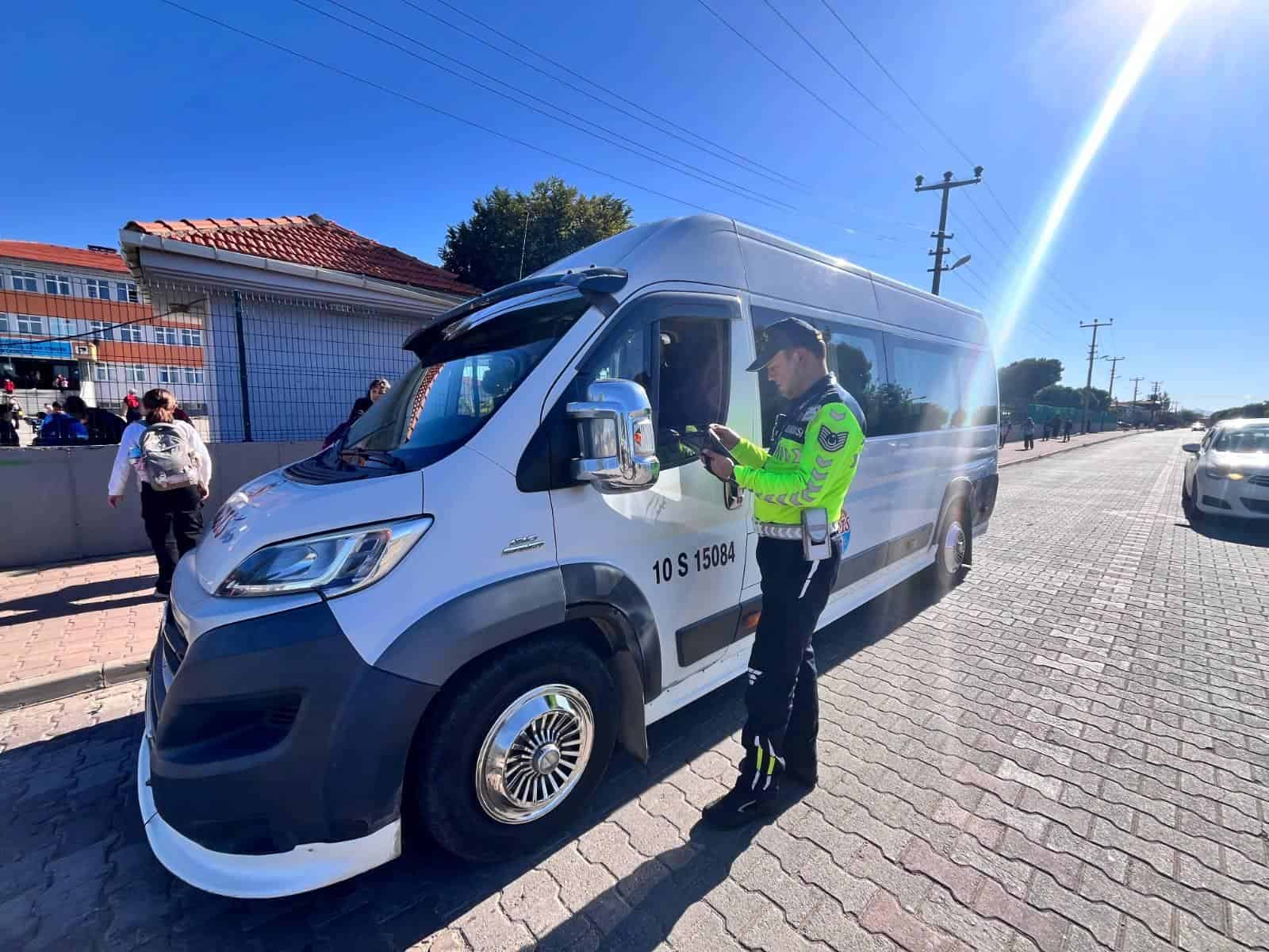 Balıkesir’de Okul Çevreleri ve Servis Araçları Denetlendi
