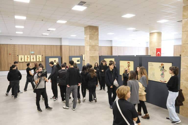 Bursa’da Karagöz Sanatı Geleceğe Taşınıyor