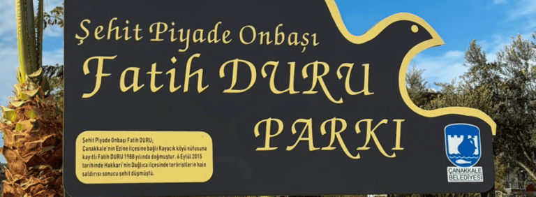 Çanakkale’de Şehit Parklarının Tabelaları Yenilendi