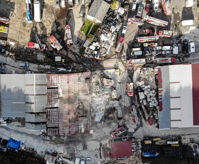 Eyüpsultan’da Depo Yangını Söndürüldü