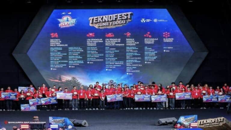 İstanbul Atatürk Fen Lisesi TEKNOFEST’te İki Birincilik Kazandı