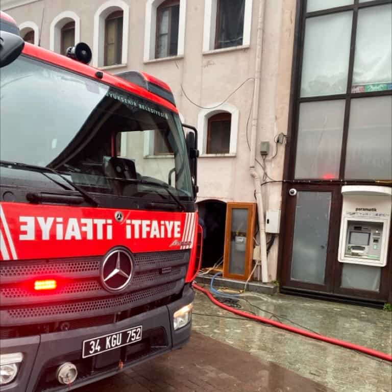 İstanbul’da Yağış ve Fırtına 2105 Olayı Etkiledi