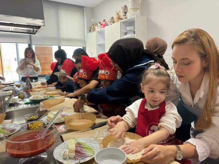 Karasu SGM’de Anne-Çocuk Mutfak Atölyesi Düzenlendi