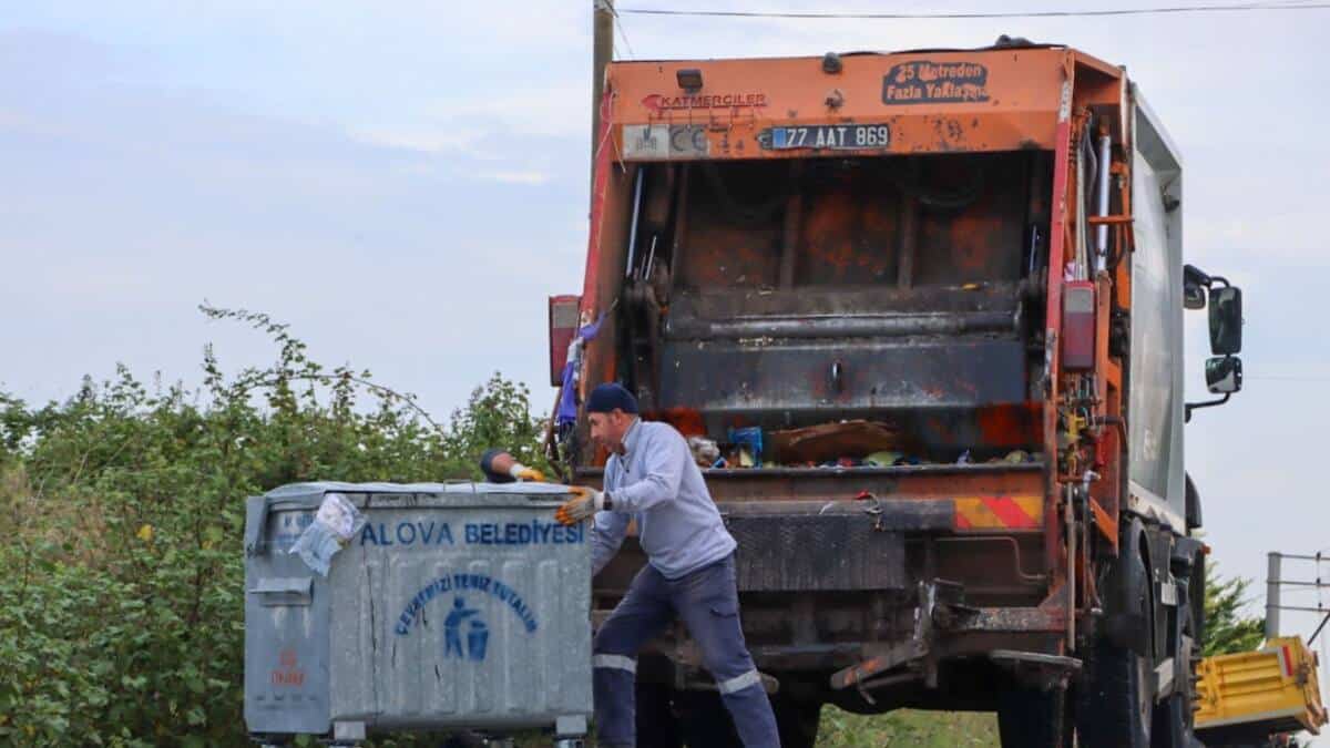 Kazım Karabekir Mahallesi’nde Temizlik Çalışmaları Sürüyor