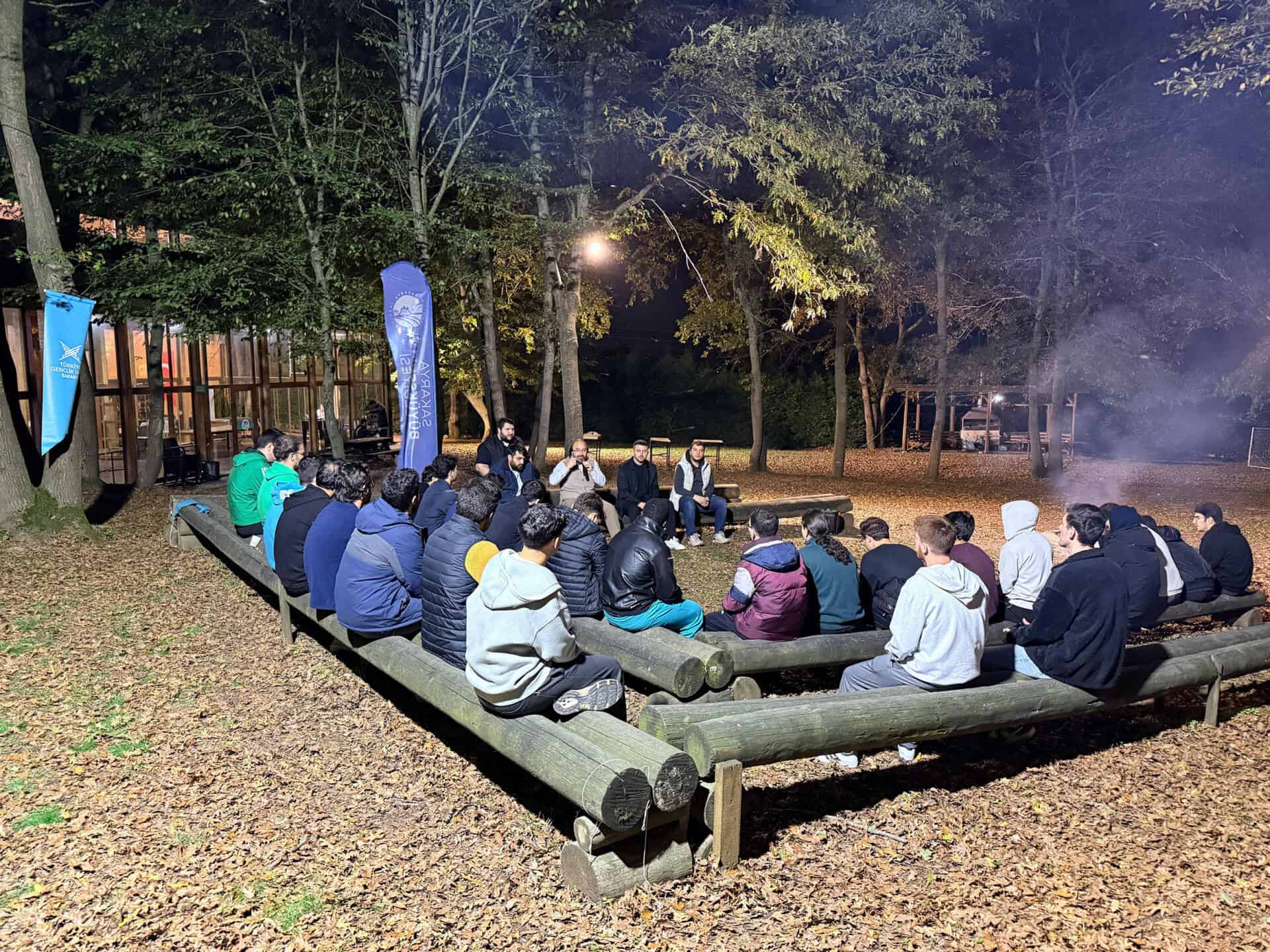 Macera Park’ta Gençler Kamp Heyecanı Yaşadı
