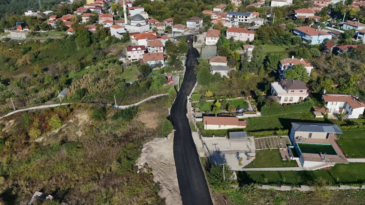 Sapanca Hacımercan’da Asfalt Çalışmaları Devam Ediyor
