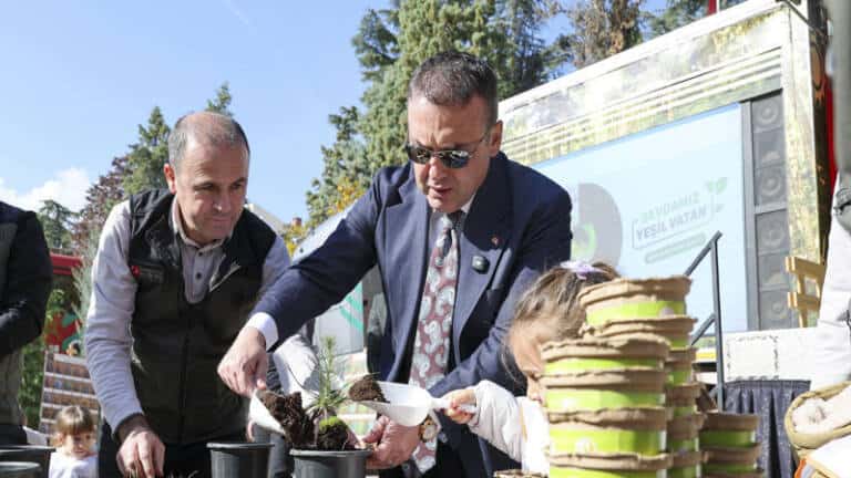 Vali Sözer Yeşil Vatan Tırı’nı Ziyaret Etti