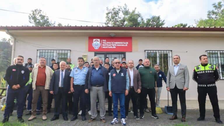 Yalova Mahallelerinde Temizlik Çalışmaları Sürüyor