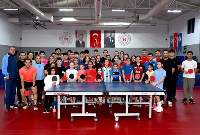 Yalova’da Cumhuriyet Masa Tenisi Turnuvası Sonuçlandı