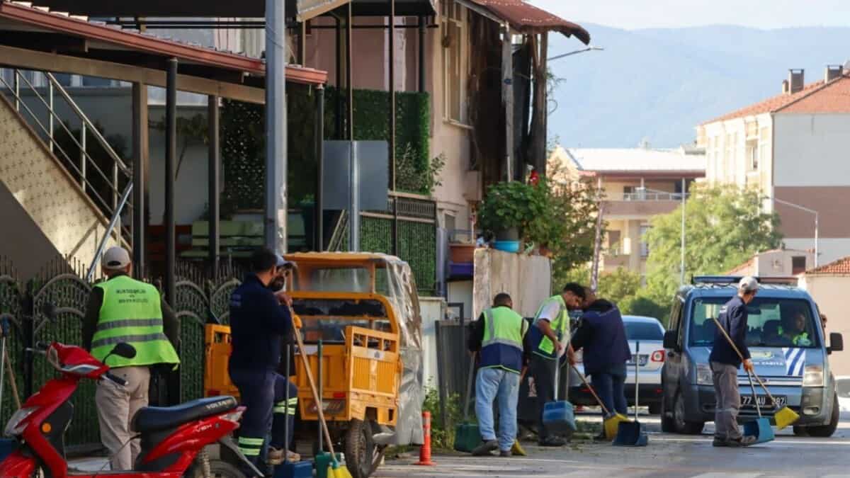 Yalova’da İki Mahallede Kapsamlı Temizlik Çalışması
